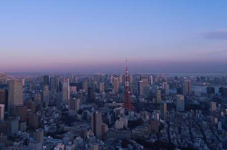 电眼美眉抢男友 打输了住院！现在各行各业都不好做